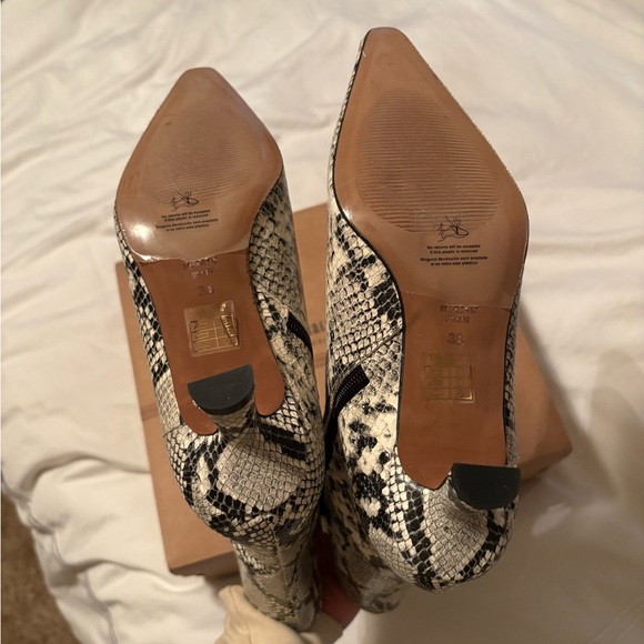 Anthropologie Maeve Kitten-Heel Barrel Booties - Picture 7 of 12